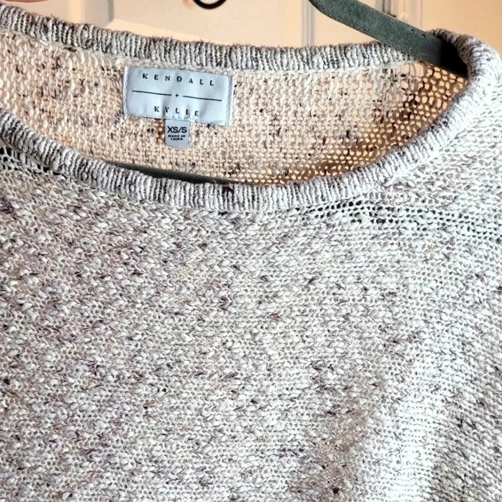 Kendall + Kylie Long Sleeve Boho Cropped Knit Sweater. Small - Picture 4 of 6